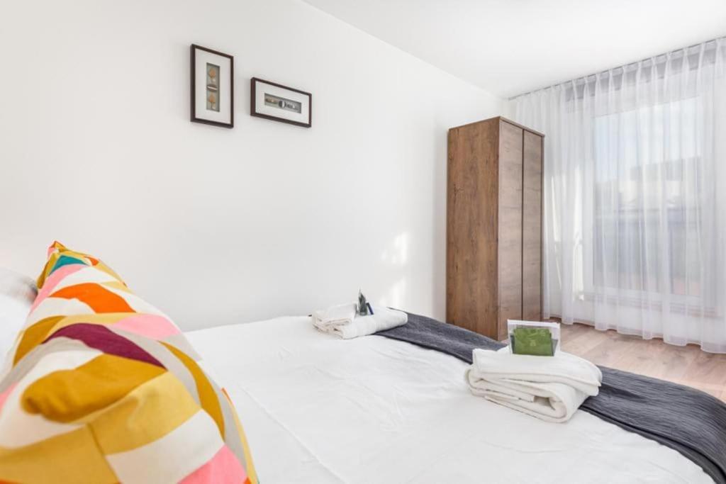 Modern Riverside Apartment With Free Parking Space Szczecin Exterior foto